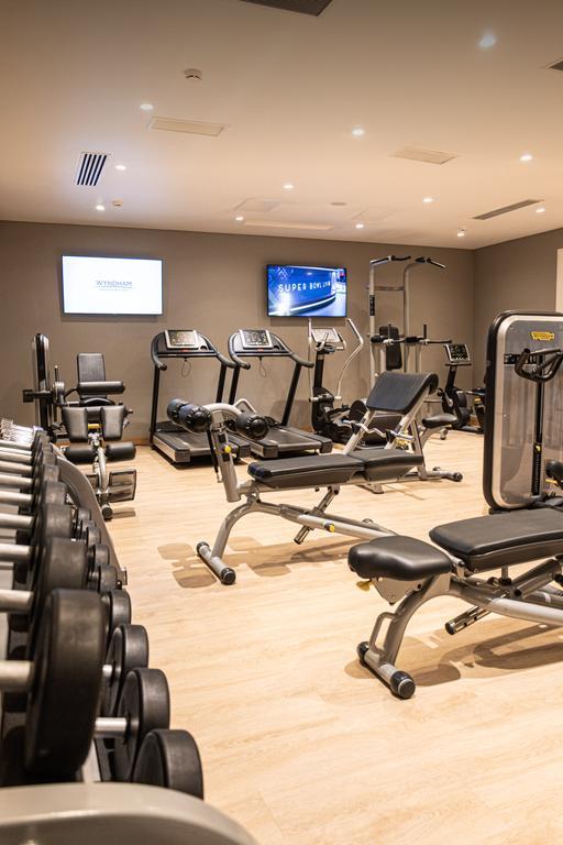 Фитнес центр при отеле Ramada by Wyndham Astana — фото 8