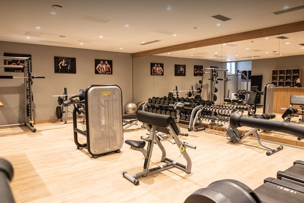 Фитнес центр при отеле Ramada by Wyndham Astana — фото 6