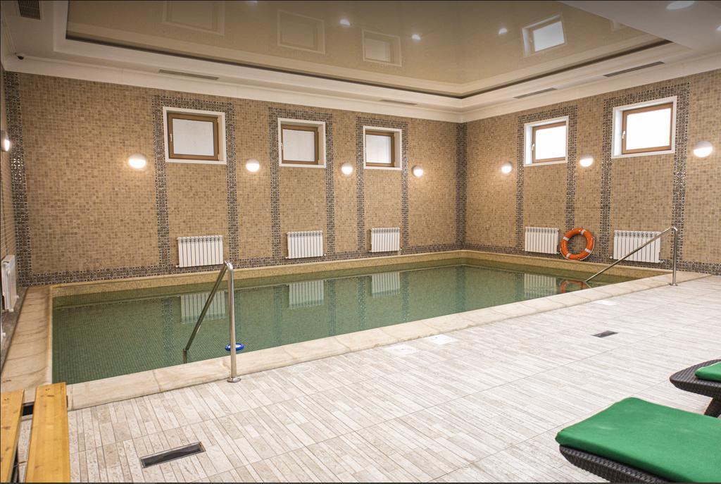 Фитнес центр при отеле Ramada by Wyndham Astana — фото 2