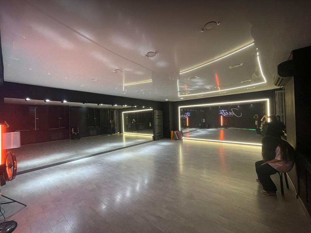 Janet Dance House (Кенесары 65) — фото 1