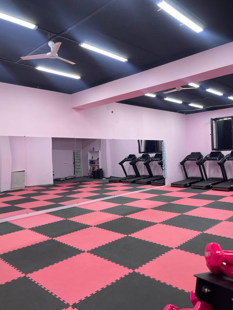 Gold Fit studio image