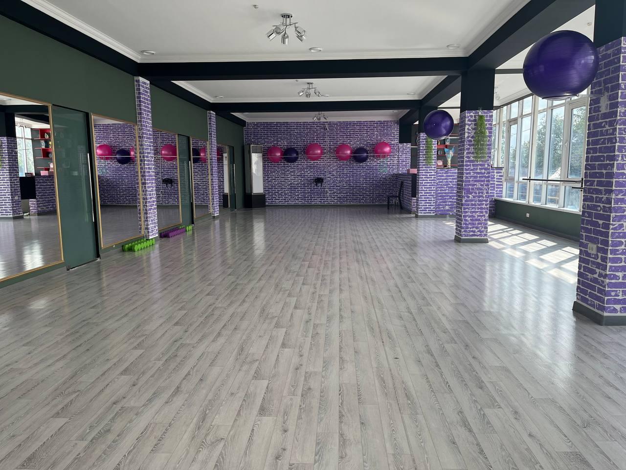 Strong dance studio image